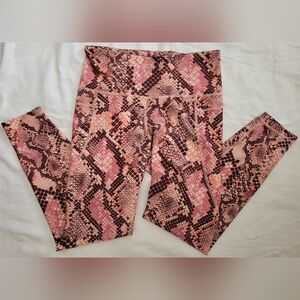 Old Navy Active Women's Elevate Leggings L Snakeskin Print Pink Go Dry High Rise